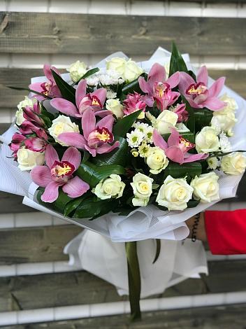Букет цветов из: Розы и Хризантемы в Мандрово