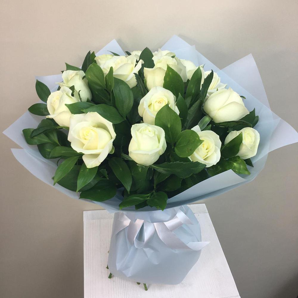 Букет 15 Белых роз Проуд в Мандрово