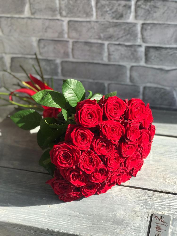 Букет Красные розы Фридом в Мандрово