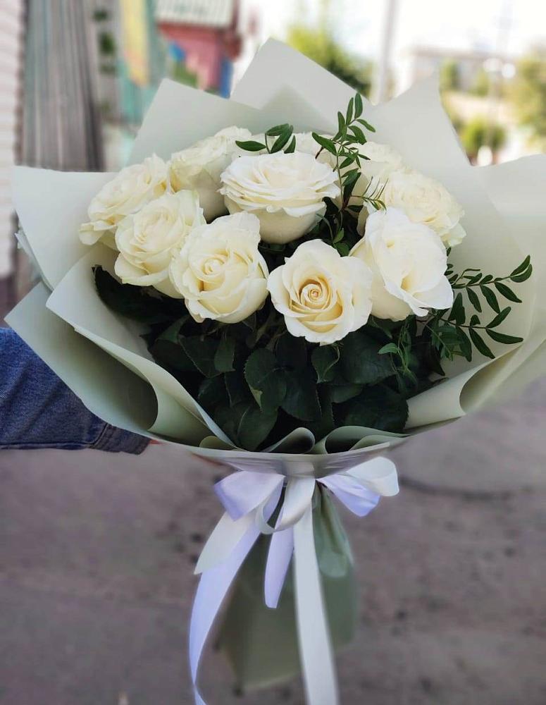 Букет Белые розы Проуд в Мандрово