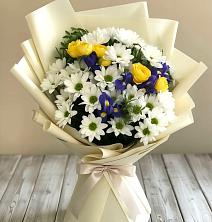 Букет цветов из:  Ирисы, Хризантемы и Розы в Мандрово