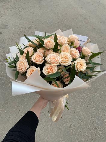 Букет Кремовые розы Латте в Мандрово